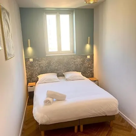 Appartement Massena 27 *